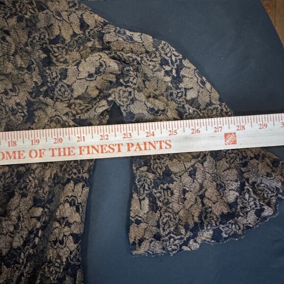 Avenue Lace Bell Sleeve Cardigan Blouse – Black & Gold Metallic – Women’s 18/20 - Picture 8 of 12